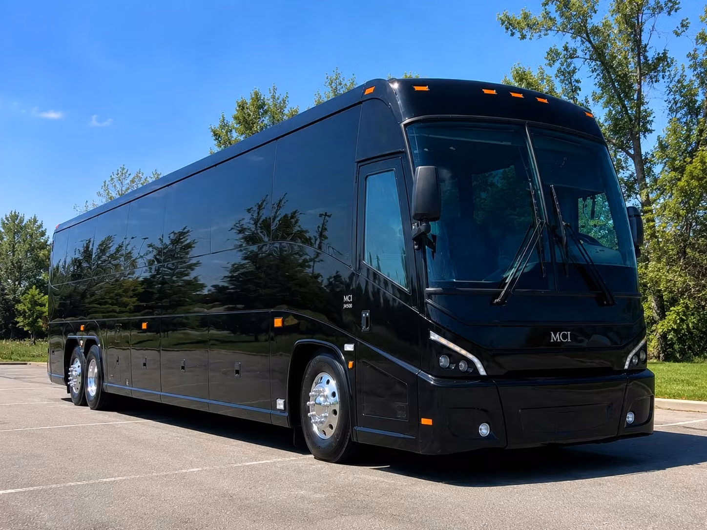 memphis wedding transportation that keeps every guest on schedule