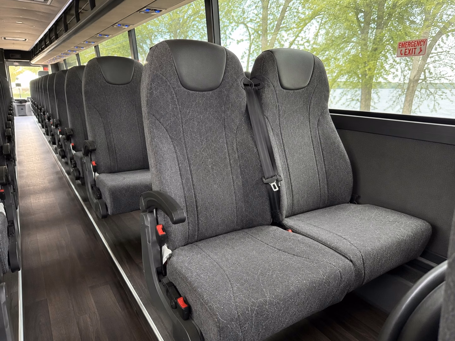 move your entire bridal party across memphis in one comfortable bus