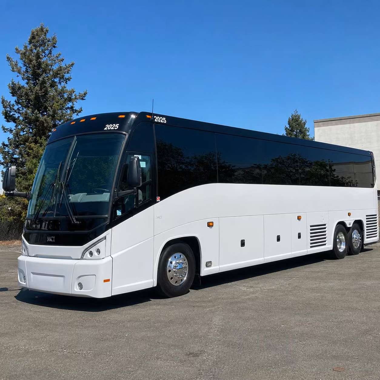 multi day charter bus rentals for memphis groups heading across state lines