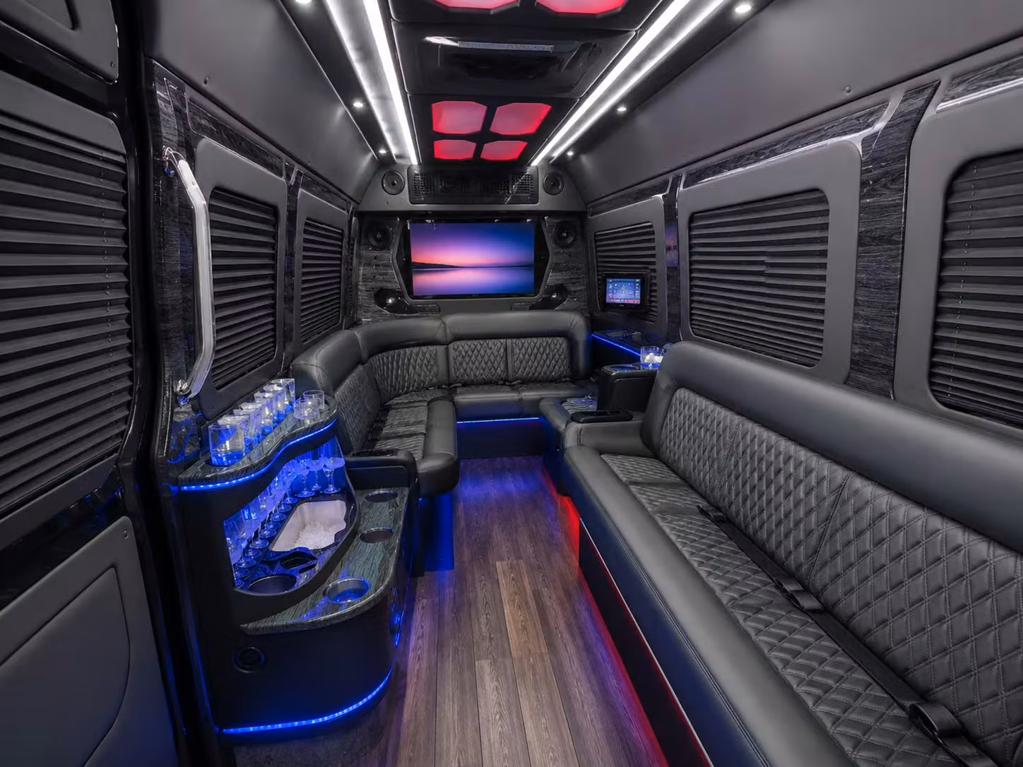warehouse logistics and distribution center shuttles near memphis international airport